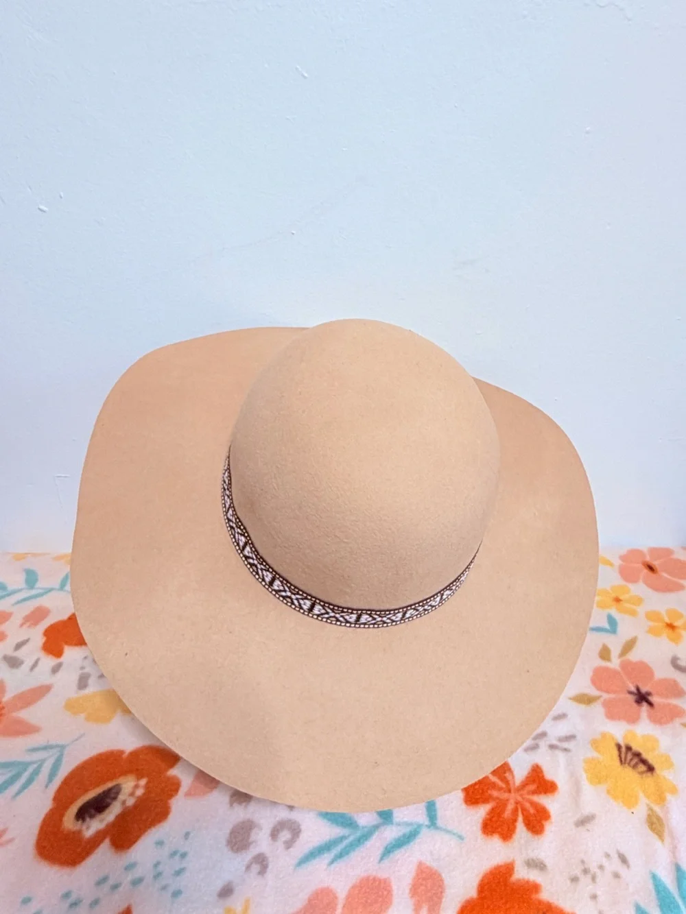 BearPaw Beige Wide Brim Felt Sun Hat with Patterned Band